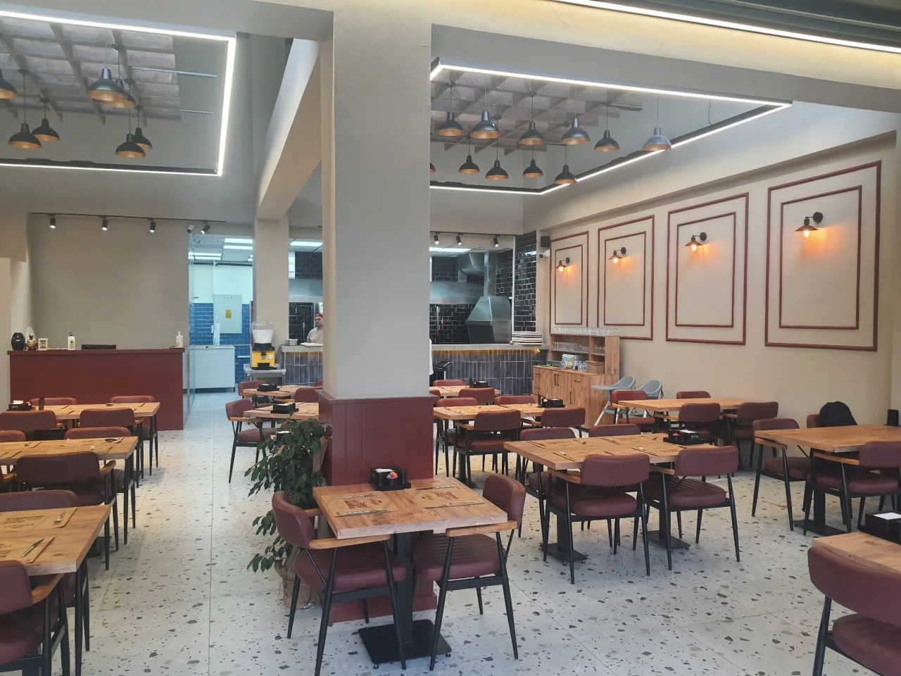 Cemiyet Restoran Fotoğrafı - 4