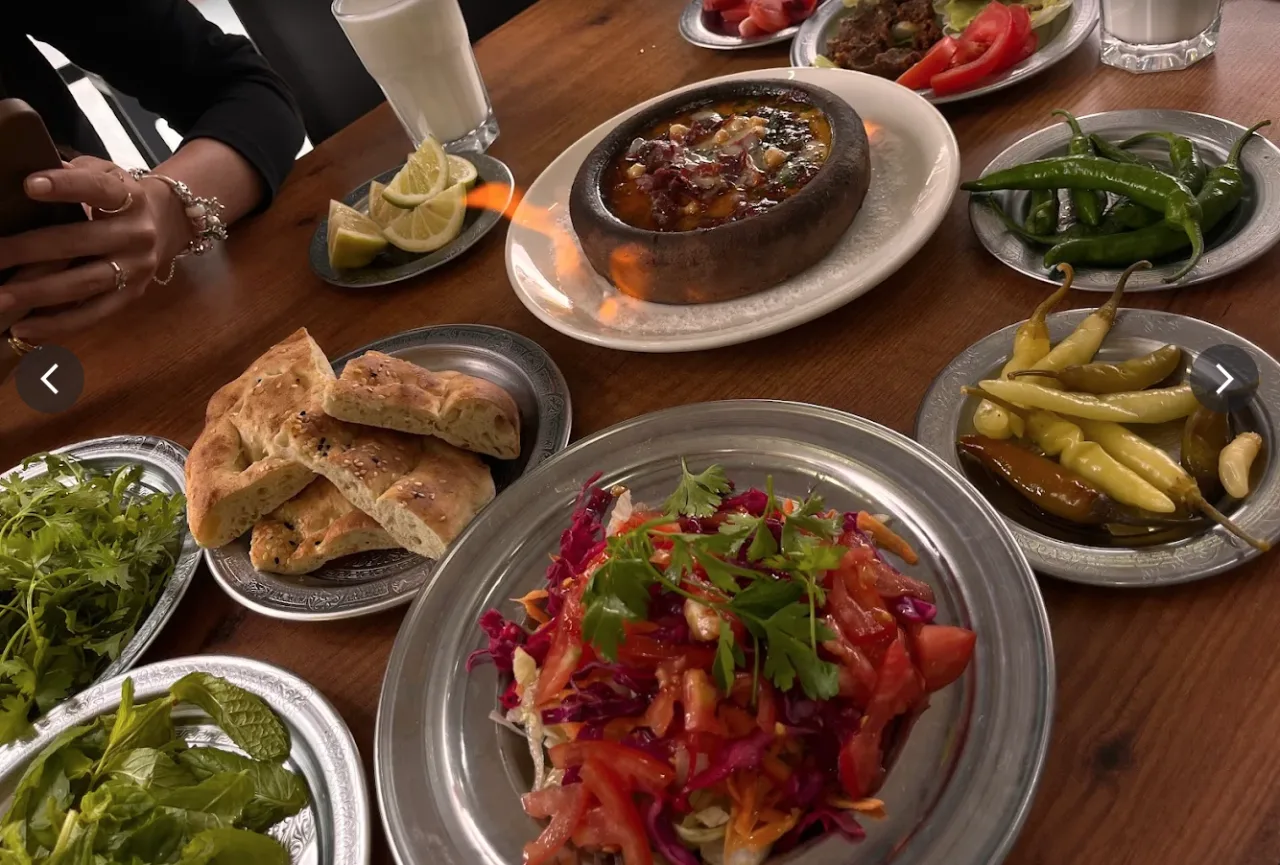 SOFİOĞLU FINDIK LAHMACUN & HUMUS Fotoğrafı - 2