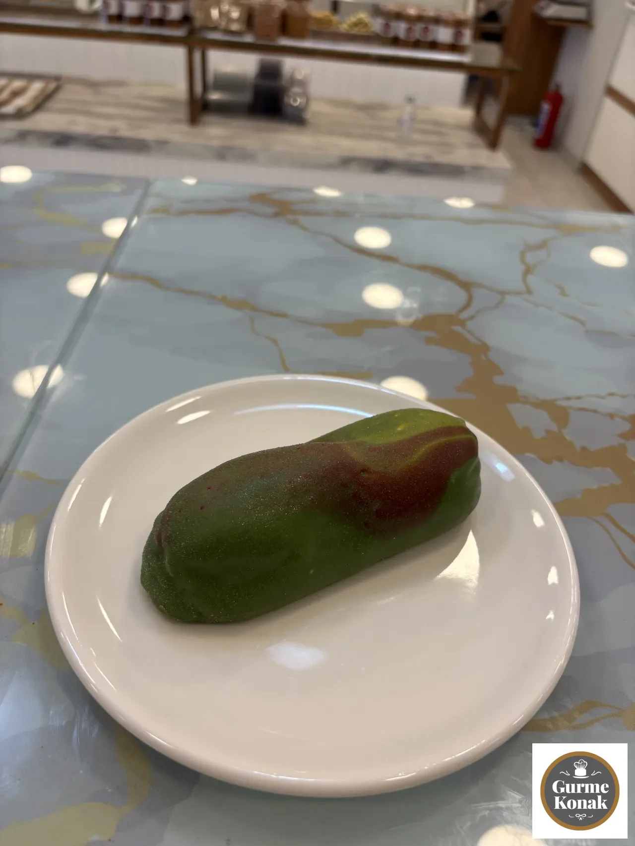 Cedric Grolet (Pistachio, Coffee, Badem)