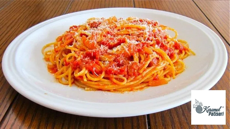 Spagetti Napoliten