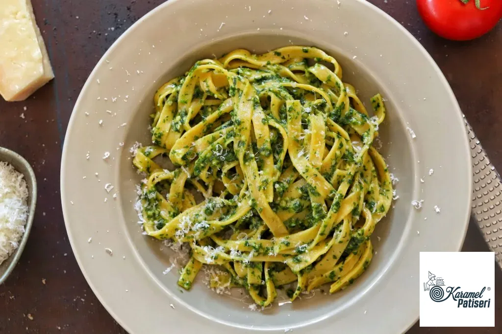 Pestolu Makarna (penne-fettuchini)