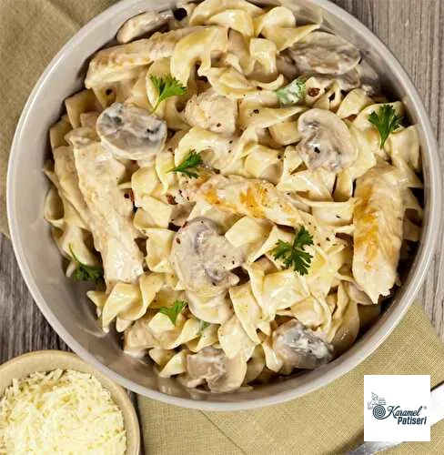 Kremalı Tavuklu Mantarlı (penne-fettuchini)